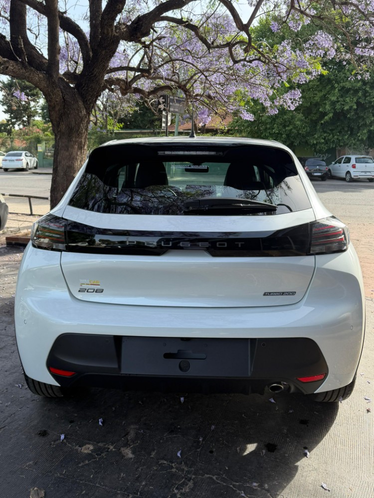 Peugeot 208 1.2 Gt — foto 6